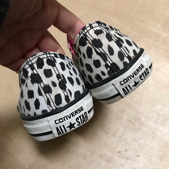 Converse Blk & WT Cheetah Print w/Neon Pink Chucks - Picture 7 of 9